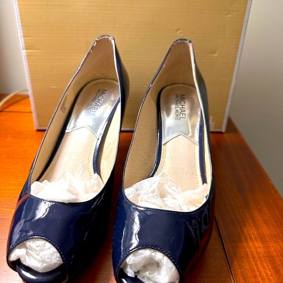 MICHAEL Michael Kors Shoes - Michael Kors Navy Patent Peek a Boo Heels- sz 8.5